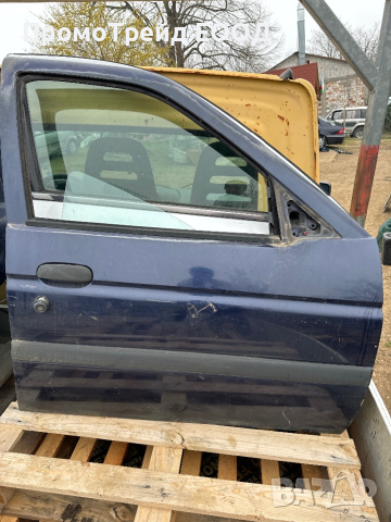 Предна дясна синя врата Форд Ескорт 7 комби Ford Escort VII