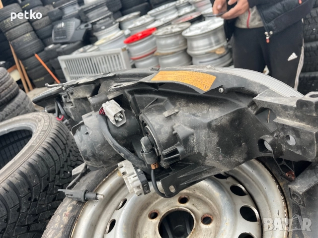 Продавам ляв фар за импреза2014 ксенон, снимка 3 - Аксесоари и консумативи - 52864543