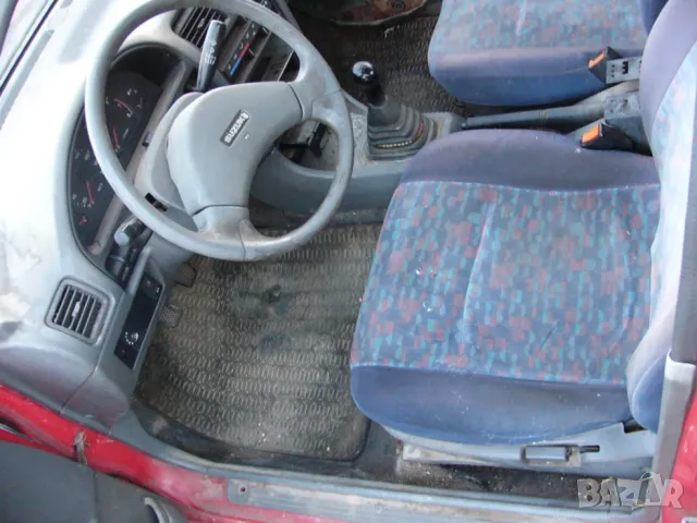 Автомобил СУЗУКИ Суифт 2 SUZUKI Swift II 1.0 Хечбек 4/5 врати 2000 г. за Части БАРТЕР, снимка 4 - Автомобили и джипове - 49802080