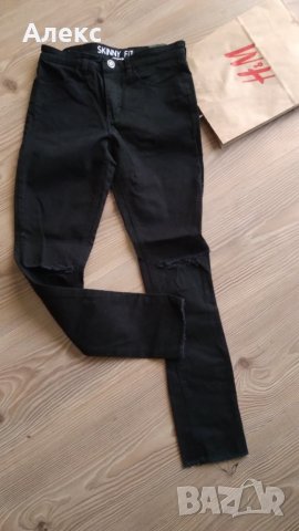 H&M - дънки с накъсан ефект 9-10г, снимка 4 - Детски панталони и дънки - 37521693