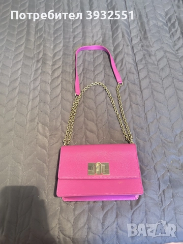 Чисто нова чанта на Furla, върви с чантичка за съхранение 