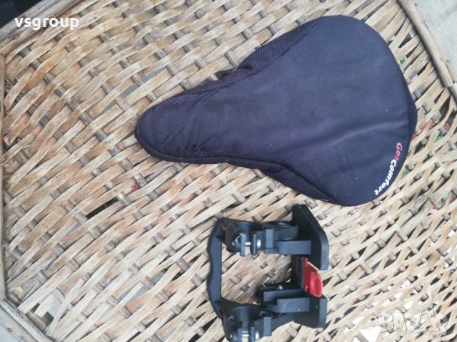 Гел подложка за седалка и стойка за кош