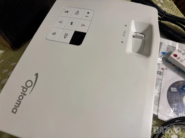 Проектор Optoma ZX210st късофокусен , снимка 2 - Плейъри, домашно кино, прожектори - 52077672