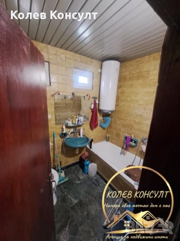 Етаж от къща с таванско помещение град Хасково,кв.Куба, снимка 8 - Етаж от къща - 53905458