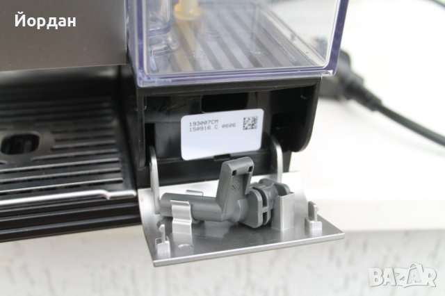 Кафемашина  ''Delonghi'' /nespresso/, снимка 3 - Кафемашини - 40737471