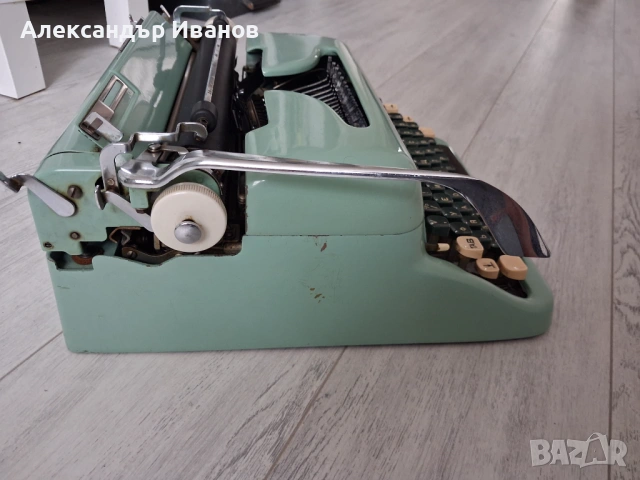 Чехословашка пишеща машина CONSUL 1958 г., снимка 5 - Антикварни и старинни предмети - 54063531