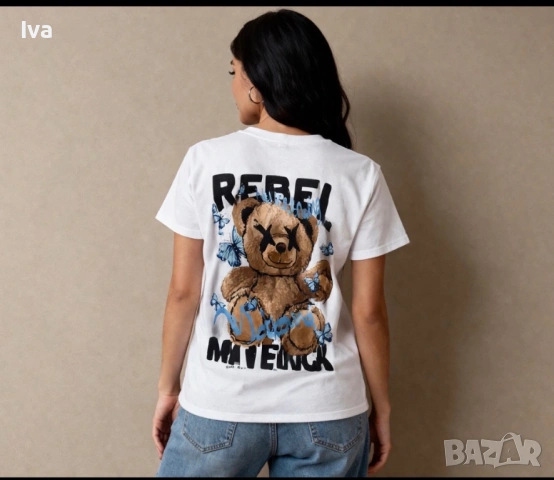 Дамска бяла тениска с щампа – REBEL MAVERICK, принт на гърба