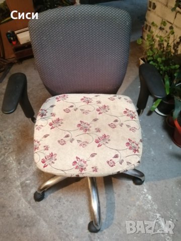 Офис стол, снимка 12 - Столове за офис - 37637212