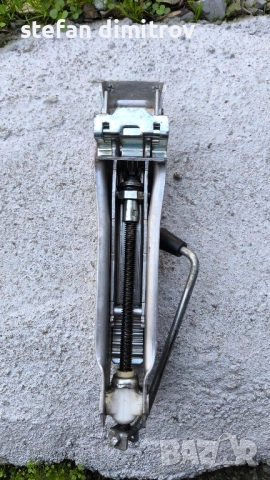 Оригинален Крик Audi A3 8L Audi A4 B6 B7 Audi A6 C5 / 8L0 011 031 A / 8L0 011 031 A, снимка 5 - Аксесоари и консумативи - 52436520