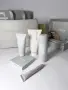 Rhode сет Gazing Milk + Barrier Restore +
Pineapple Cleaner | несесер, снимка 10