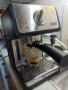 Кафемашина Делонги с ръкохватка с крема диск, работи отлично и прави хубаво кафе с каймак , снимка 1 - Кафемашини - 42876170