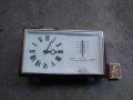Стар съветски механичен часовник Маяк с барометър и  термометър