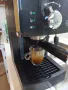 Кафемашина Саеко Поемия с ръкохватка с крема диск, работи отлично и прави хубаво кафе с каймак , снимка 1