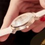 Красив дамски кварцов часовник с кристали-кожена верижка., снимка 5
