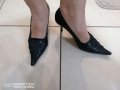 Остри черни обувки 
