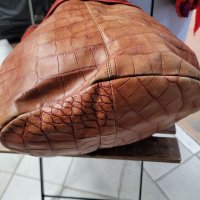 FERRO MODA естествена кожа чанта,красив десен,дълга дръжка, снимка 4 - Чанти - 38985776