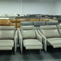 Бежов комплект кожени дивани с фотьойл с ел релакс механизъм, снимка 2 - Дивани и мека мебел - 40628344