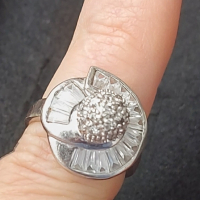 Стар сребърен пръстен с камъни и багети / проба 925 и печат на ювелира , снимка 8 - Пръстени - 44758827