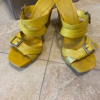 Нови жълти чехли (Сабо, сандали), снимка 1 - Сандали - 37484151