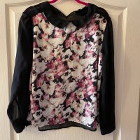 Страхотна блуза топ с 3D теменушки , снимка 2 - Блузи с дълъг ръкав и пуловери - 37835208