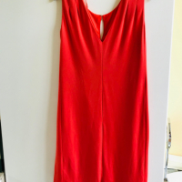 Продавам елегантна червена рокля на Дика 36 номер , снимка 2 - Рокли - 36477194