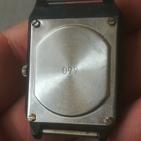Часовник Luch. Quartz. USSR. Vintage watch. Ретро модел. Рядък , снимка 3 - Мъжки - 42716641