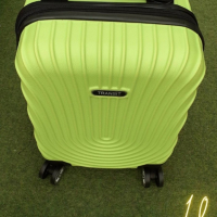 Стилен куфар с колелца за ръчен багаж с твърдо покритие 40/30/20см, снимка 8 - Други стоки за дома - 44793643