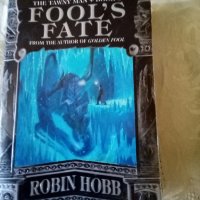 Fool's fate The tawny man book 3 Robin Hobb 2004г peperback, снимка 1 - Чуждоезиково обучение, речници - 37484850