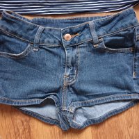 Къси дънки H&M р-р 34, снимка 1 - Детски панталони и дънки - 29492687