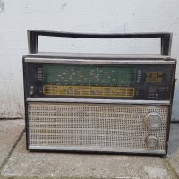 Продавам радио ВЕФ, снимка 1 - Антикварни и старинни предмети - 29117923