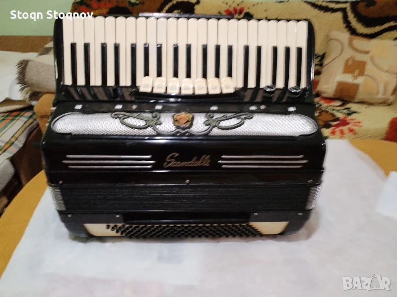 Италиански акордеон 120 баса Скандали, снимка 1