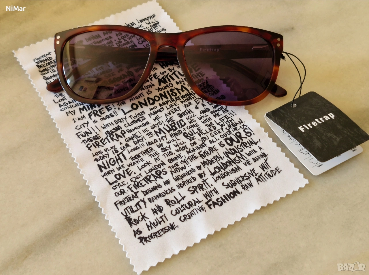 Оригинален комплект слънчеви очила Firetrap с UV защита в комплект с почистваща кърпичка и кутия!, снимка 1