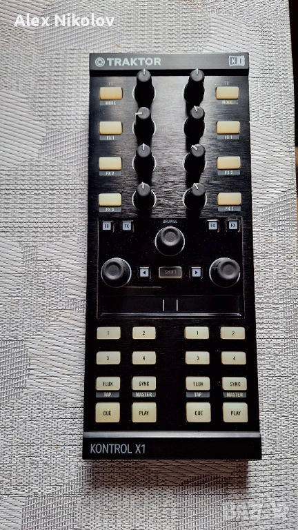 Native Instruments Traktor Kontrol X1 MK2, снимка 1