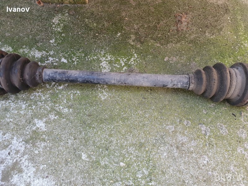 Полуоска с карета за бмв е36 316 318 320 Bmw e36 Output shafts 33211227606

HD=80 D=26mm, снимка 1