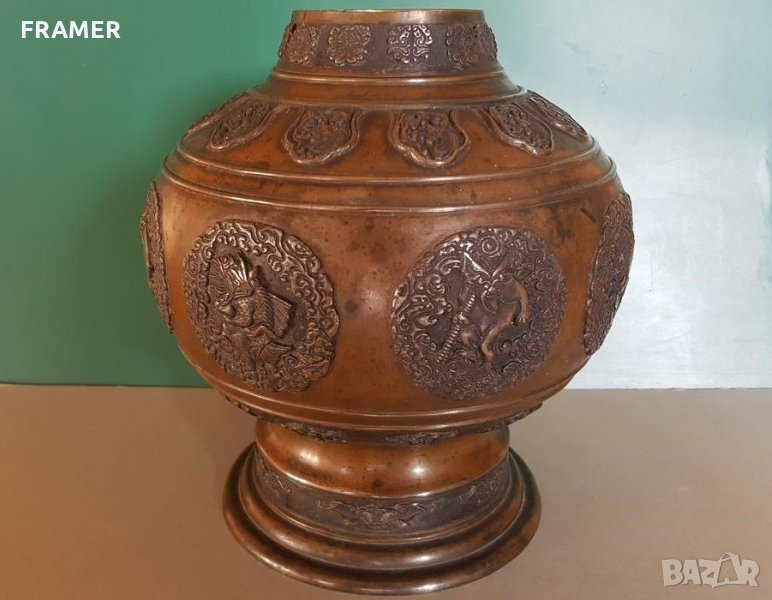 200 годишна - 18ти век колекционерска Китайска бронзова ваза, снимка 1