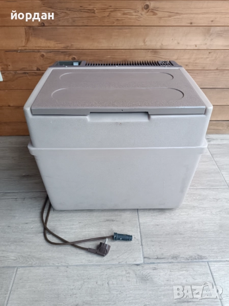 Хладилник на газ 12 и 220 в. Electrolux , снимка 1