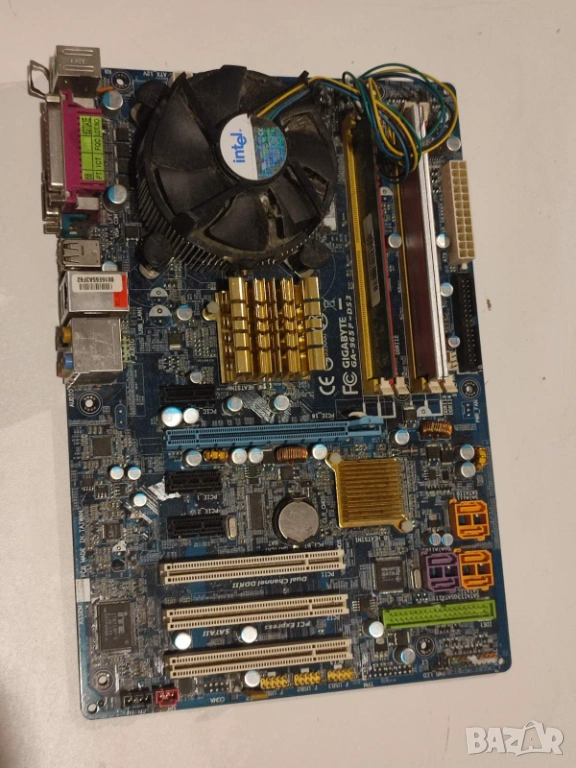 Части платка с процесор и вентилатор от стар компютър, снимка 1