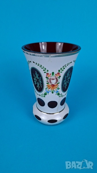 Бохемска стъклена ваза с ръчно рисувани мотиви, снимка 1