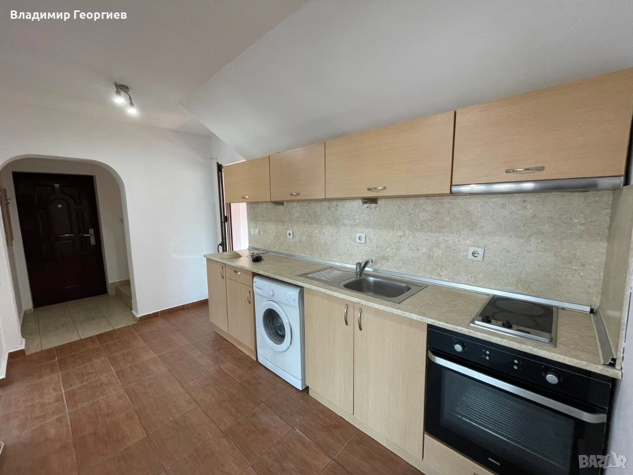 Тристаен апартамент в кв. Бриз,Варна– на 2 минути от Морската градина, снимка 1