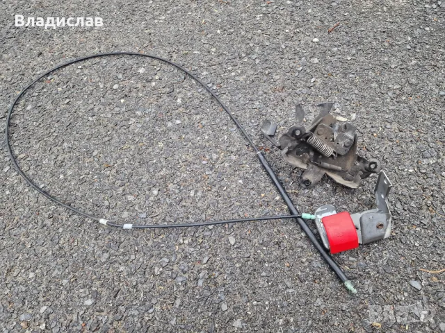 Преден Капак с механизъма и жилото Volvo v40 , снимка 3 - Части - 48055241