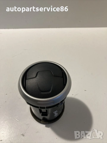 Въздушен отвор за Nissan Qashqai 2.0 бензин (2010) 68760-JD10A