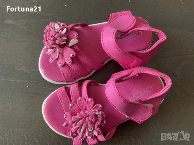 Детски сандали за момиче нови