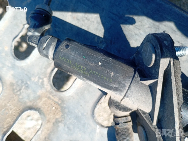 Горна помпа съединител volvo S60 S80 S70 V70 XC70 30713419, снимка 3 - Части - 53892382