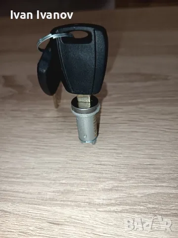 Нов Патрон с OEM 71771348 с 2 ключа за Алфа 156, 147, Гт, Фиат пунто, 500, панда, Добло. , снимка 2 - Части - 50074689