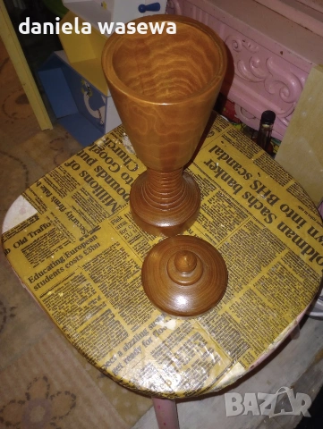 стара дървена чаша 