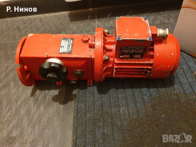 Вариаторен редуктор 1 до 20 оборота в минута монофазен за заварчици, снимка 1