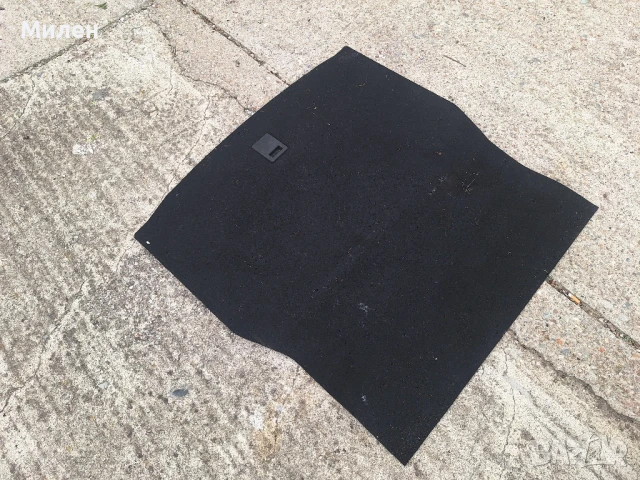 Декоративна Кора Във Багажника Над Гумата от Mercedes C-Class W205 от 2014-2021 Година , снимка 4 - Части - 50468614