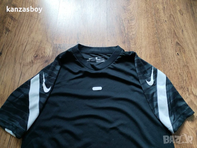 Nike Dri-FIT - страхотна юношеска тениска 147-158см., снимка 3 - Детски тениски и потници - 50449538