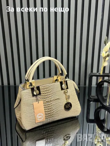 Michael Kors Дамска Чанта Майкъл Корс - Различни Цветове Код SEM-498, снимка 2 - Чанти - 55872893