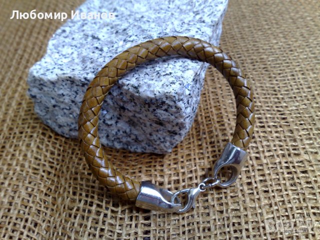 Плетени гривни, колиета и др. Богат избор на цветове, размери и модели. Естествена кожа, снимка 15 - Други - 8572495